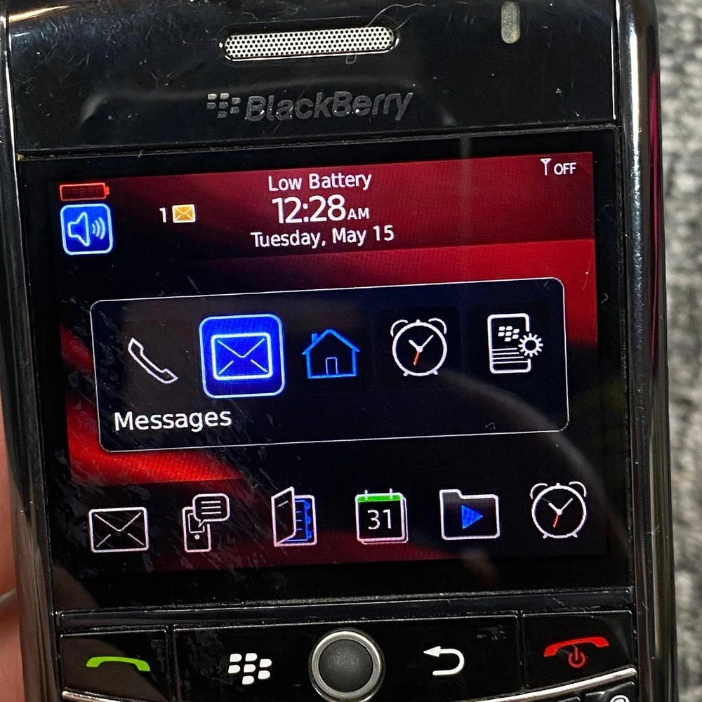 Blackberry Tour 9630 Smartphone Verizon OS 5 Black QWERTY Keyboard Case Bundle